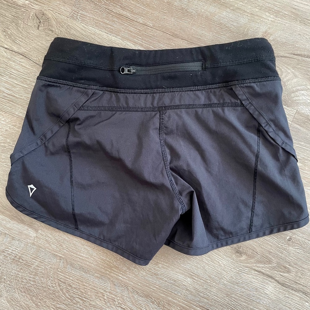 Ivivva black shorts